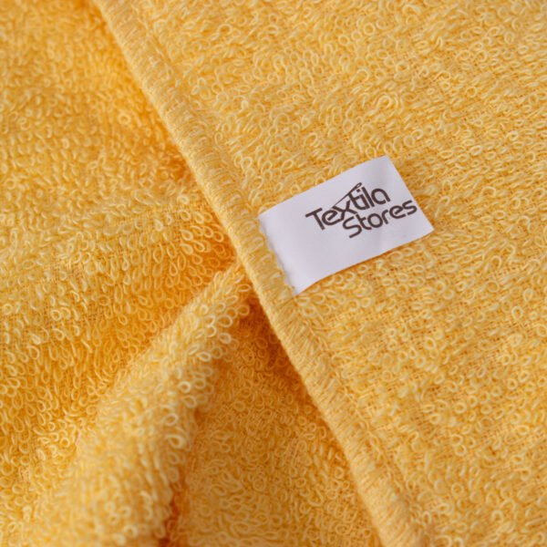 2 Yesllow Wash Cloths